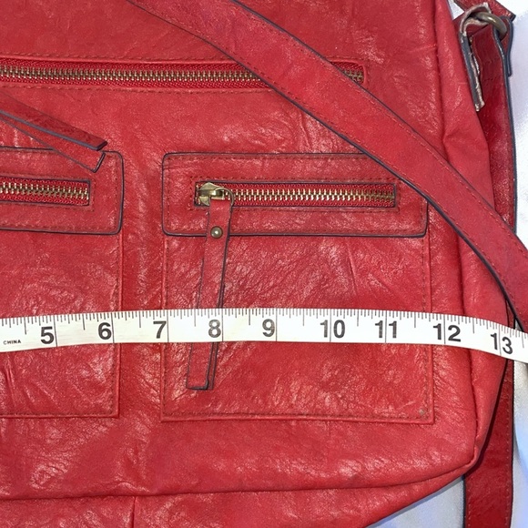 Bueno Multi Pocket Crossbody Red Pebbled Vegan Leather Brass Accents Adjustable - Picture 12 of 13